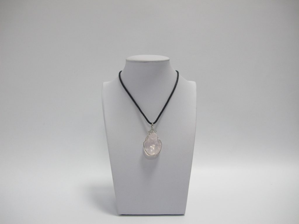 水晶のペンダント
